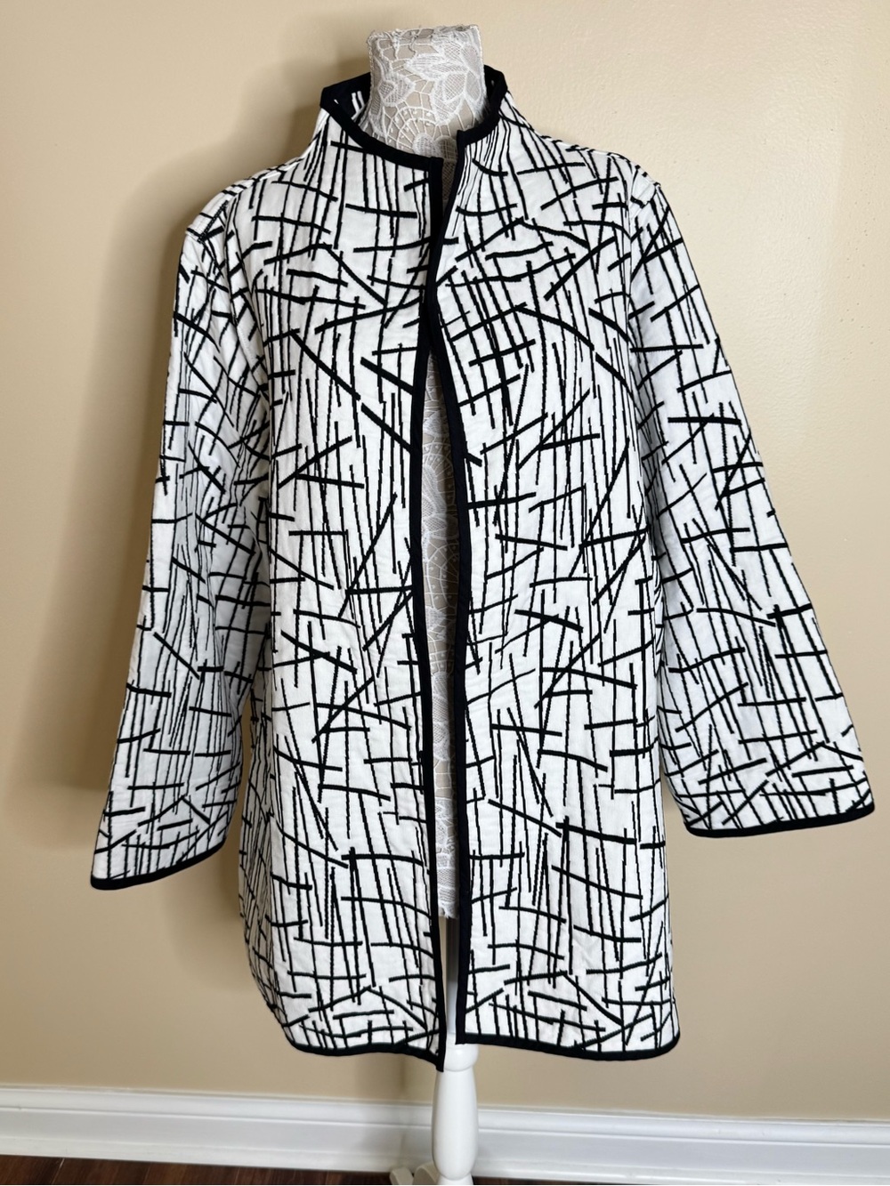 Vintage Trimdin Black and White Reversible Patterned Open Front Jacket size 3X